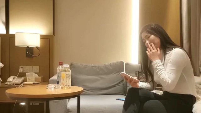【クレアジ:07465】ガッチリとした体格でかなりプライドが高そうな風俗嬢との挿入系性的サービスは誰もが体験したくなっちゃう♪♪ホテルに呼んだアジアの風俗嬢が自分好みに可愛かったら大当たりだよね(笑)