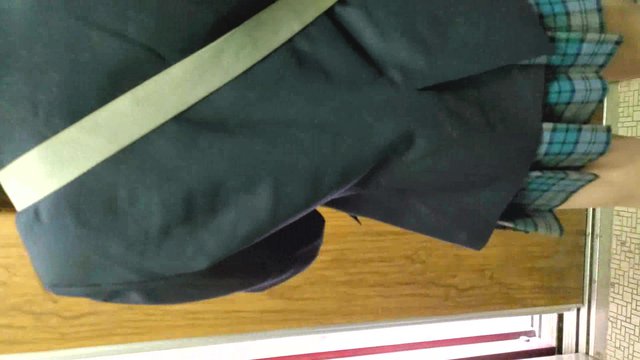 JKストーカー盗撮師ねんいちVol.10 13日分の登校パンチラ!青チェックスカートJK